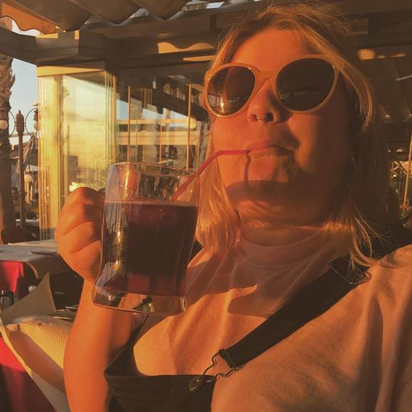 Meet your Posher, Sara - Picture 1 of 1